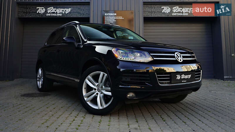 Позашляховик / Кросовер Volkswagen Touareg 2011 в 