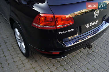 Позашляховик / Кросовер Volkswagen Touareg 2011 в 