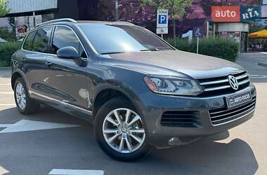 Внедорожник / Кроссовер Volkswagen Touareg 2013 в Киеве