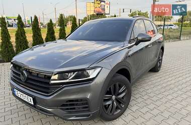 Внедорожник / Кроссовер Volkswagen Touareg 2018 в Черновцах