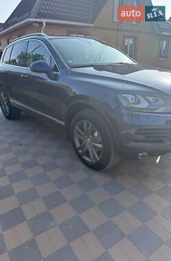 Позашляховик / Кросовер Volkswagen Touareg 2011 в 