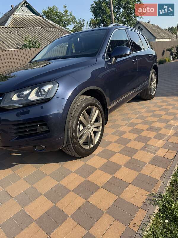 Внедорожник / Кроссовер Volkswagen Touareg 2011 в Ракитном