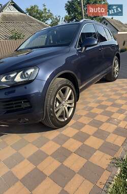 Позашляховик / Кросовер Volkswagen Touareg 2011 в 