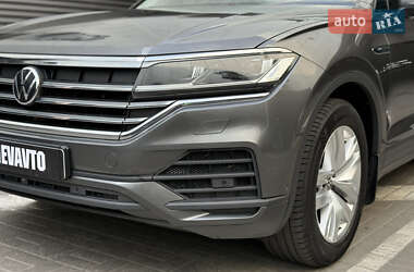 Позашляховик / Кросовер Volkswagen Touareg 2020 в 