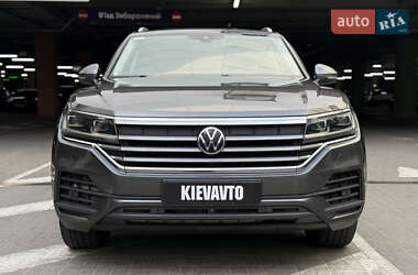 Позашляховик / Кросовер Volkswagen Touareg 2020 в 