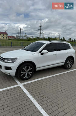 Внедорожник / Кроссовер Volkswagen Touareg 2013 в 