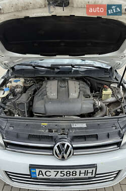 Внедорожник / Кроссовер Volkswagen Touareg 2013 в 