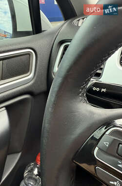 Внедорожник / Кроссовер Volkswagen Touareg 2013 в 