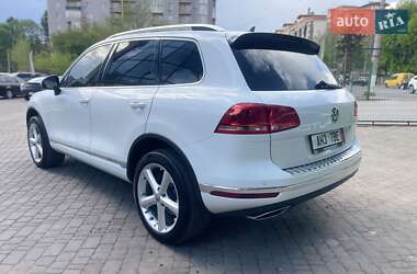 Внедорожник / Кроссовер Volkswagen Touareg 2017 в 