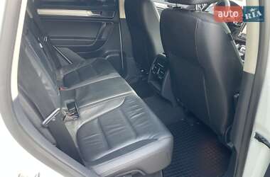 Внедорожник / Кроссовер Volkswagen Touareg 2017 в 