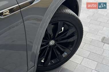 Позашляховик / Кросовер Volkswagen Touareg 2018 в 