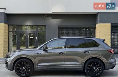 Позашляховик / Кросовер Volkswagen Touareg 2018 в 