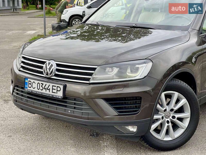 Позашляховик / Кросовер Volkswagen Touareg 2016 в Львові