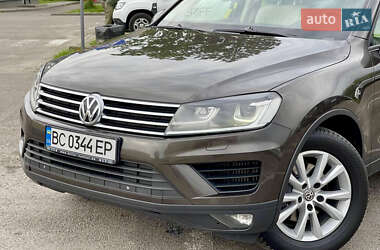 Позашляховик / Кросовер Volkswagen Touareg 2016 в 