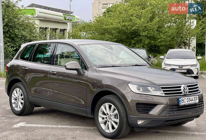 Позашляховик / Кросовер Volkswagen Touareg 2016 в Львові