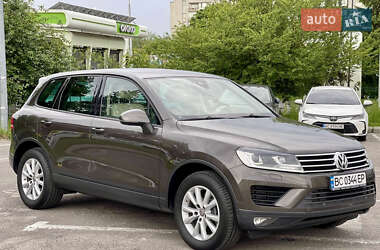 Позашляховик / Кросовер Volkswagen Touareg 2016 в 