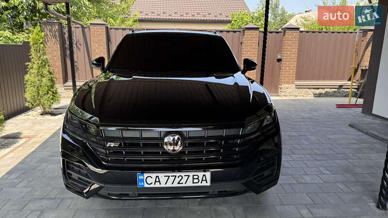 Внедорожник / Кроссовер Volkswagen Touareg 2019 в 
