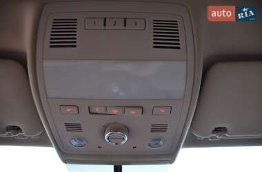 Внедорожник / Кроссовер Volkswagen Touareg 2012 в 