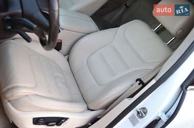 Внедорожник / Кроссовер Volkswagen Touareg 2012 в 