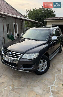 Внедорожник / Кроссовер Volkswagen Touareg 2007 в 