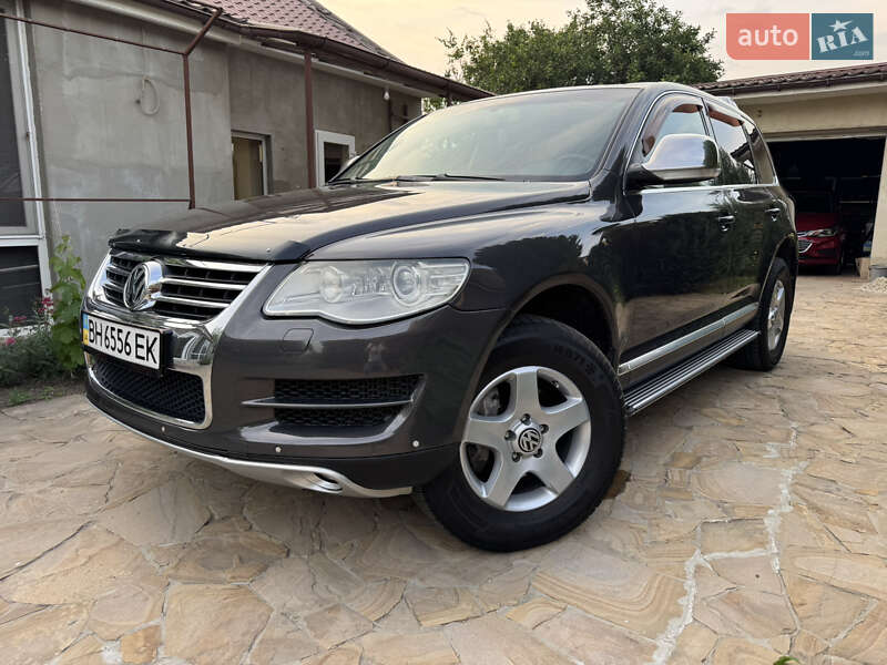 Внедорожник / Кроссовер Volkswagen Touareg 2007 в 