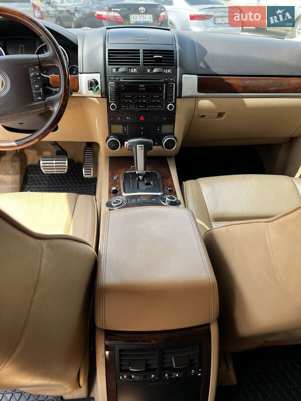 Позашляховик / Кросовер Volkswagen Touareg 2007 в Білогородці