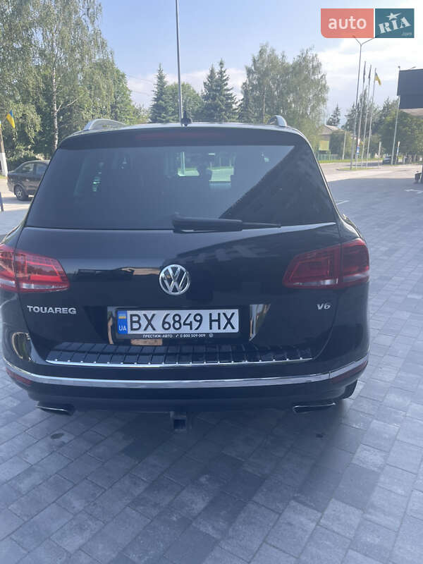 Внедорожник / Кроссовер Volkswagen Touareg 2014 в Городке