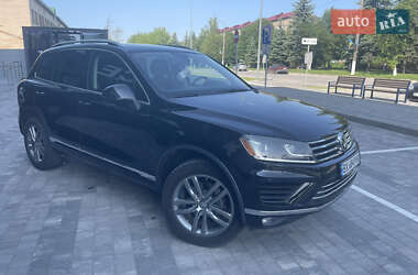 Внедорожник / Кроссовер Volkswagen Touareg 2014 в 