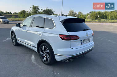 Внедорожник / Кроссовер Volkswagen Touareg 2019 в 
