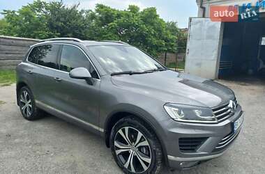 Внедорожник / Кроссовер Volkswagen Touareg 2017 в 
