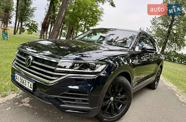 Позашляховик / Кросовер Volkswagen Touareg 2020 в Києві