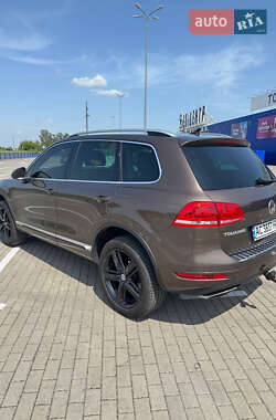 Внедорожник / Кроссовер Volkswagen Touareg 2010 в 