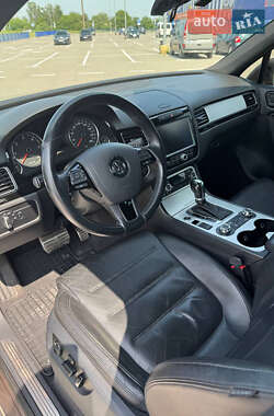 Внедорожник / Кроссовер Volkswagen Touareg 2010 в 