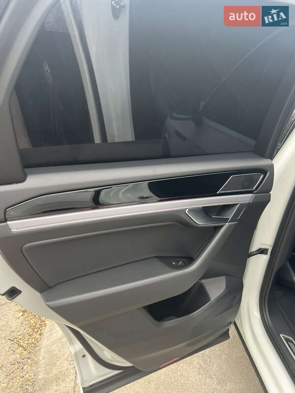 Внедорожник / Кроссовер Volkswagen Touareg 2019 в Кропивницком фото 25 Внедорожник / Кроссовер Volkswagen Touareg 2019 в Кропивницком