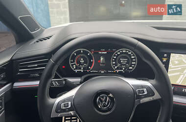 Позашляховик / Кросовер Volkswagen Touareg 2019 в 