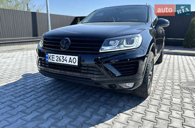 Позашляховик / Кросовер Volkswagen Touareg 2016 в Дніпрі