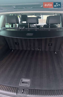 Внедорожник / Кроссовер Volkswagen Touareg 2012 в 