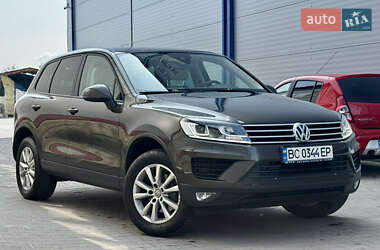 Позашляховик / Кросовер Volkswagen Touareg 2016 в 