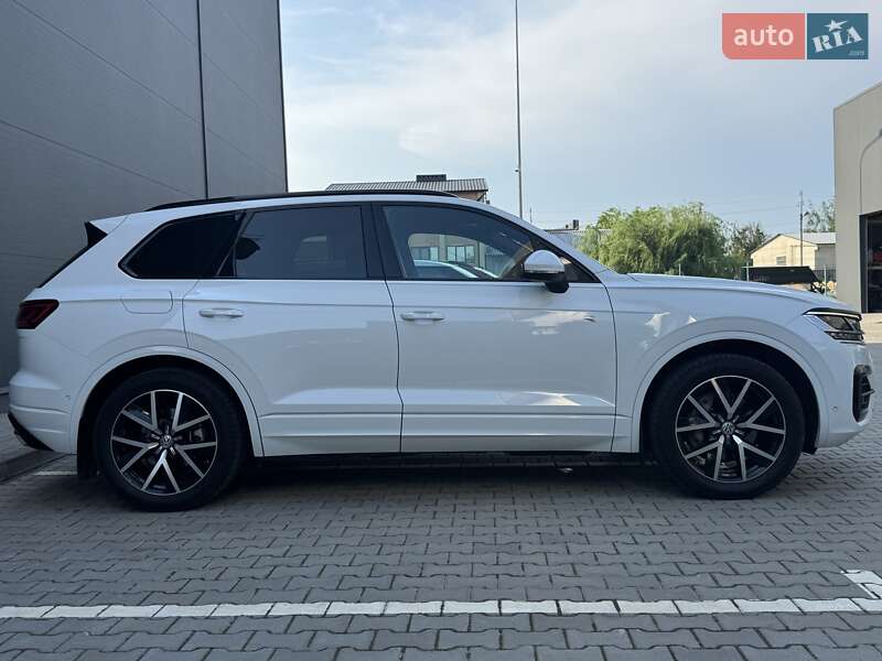 Внедорожник / Кроссовер Volkswagen Touareg 2018 в Черновцах
