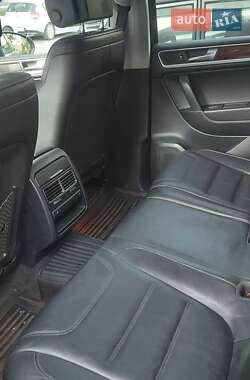 Внедорожник / Кроссовер Volkswagen Touareg 2010 в 