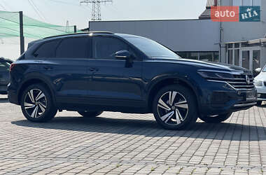 Внедорожник / Кроссовер Volkswagen Touareg 2018 в Мукачево