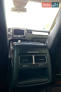 Внедорожник / Кроссовер Volkswagen Touareg 2016 в 
