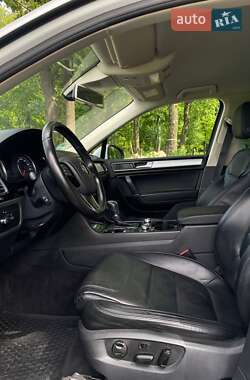 Внедорожник / Кроссовер Volkswagen Touareg 2016 в 