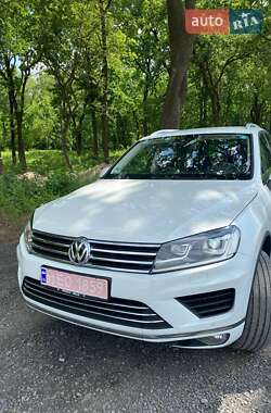 Внедорожник / Кроссовер Volkswagen Touareg 2016 в 