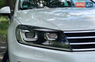 Внедорожник / Кроссовер Volkswagen Touareg 2016 в 