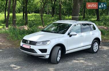Внедорожник / Кроссовер Volkswagen Touareg 2016 в 