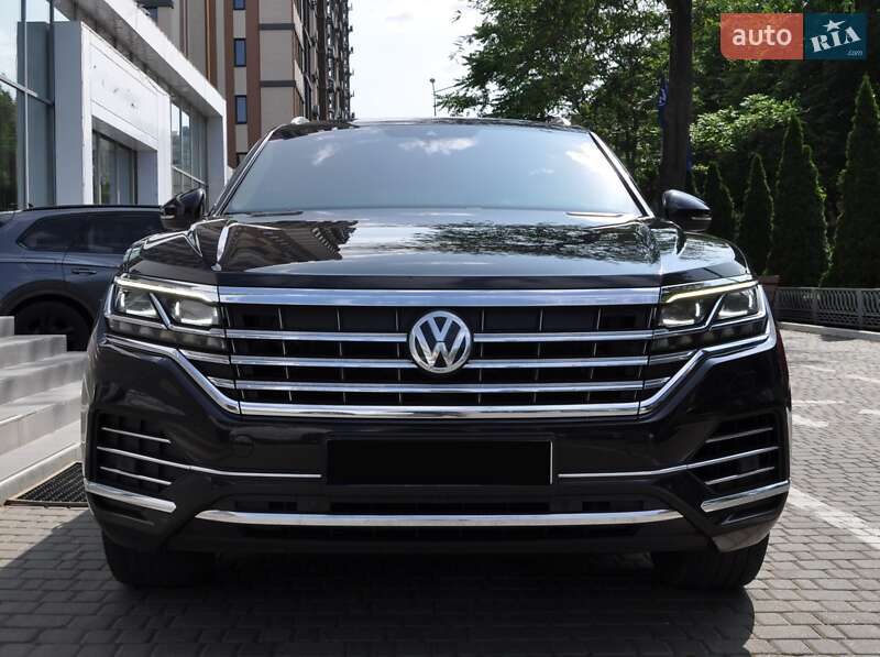 Внедорожник / Кроссовер Volkswagen Touareg 2018 в Одессе