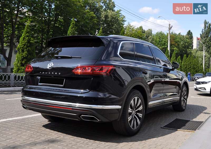 Внедорожник / Кроссовер Volkswagen Touareg 2018 в Одессе