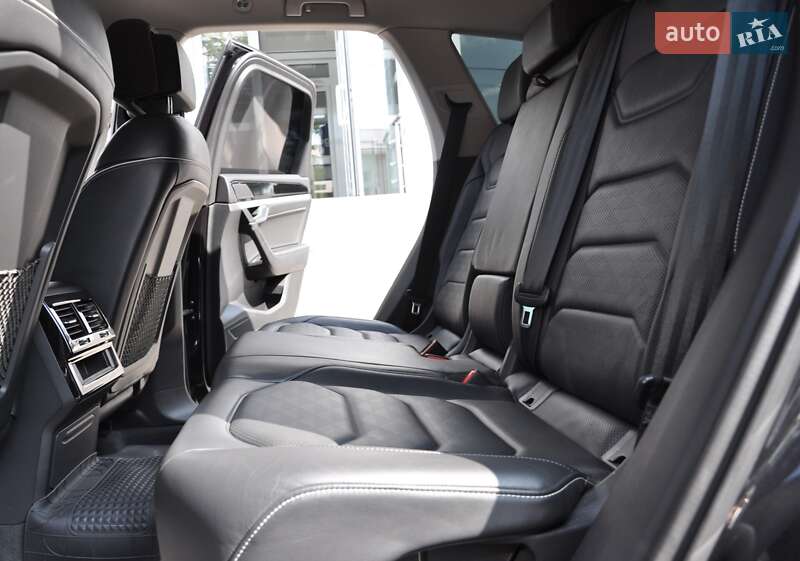 Внедорожник / Кроссовер Volkswagen Touareg 2018 в Одессе