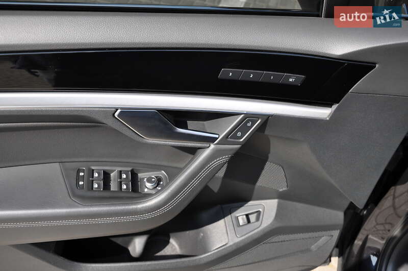 Внедорожник / Кроссовер Volkswagen Touareg 2018 в Одессе